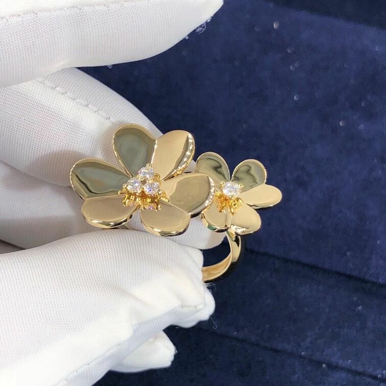 Van Cleef Arpels 18k Yellow Gold Diamond Frivole Between The Finger Ring