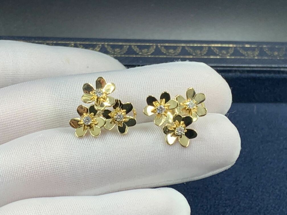 Van Cleef Arpels 18k Yellow Gold Diamond Mini Frivole 3 Flowers Earrings