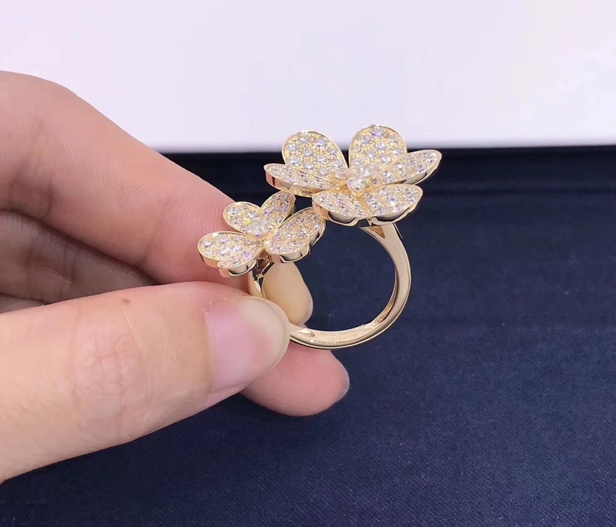 Van Cleef Arpels 18k Yellow Gold Frivole Diamond Between The Finger Ring