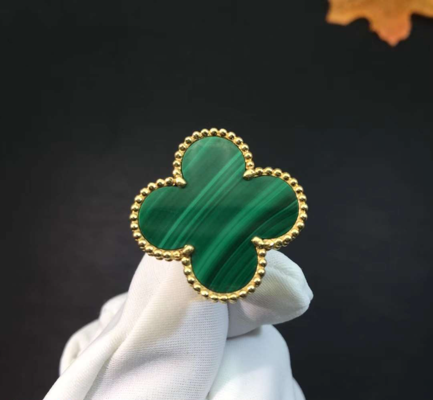 Van Cleef Arpels 18k Yellow Gold Malachite Magic Alhambra Ring