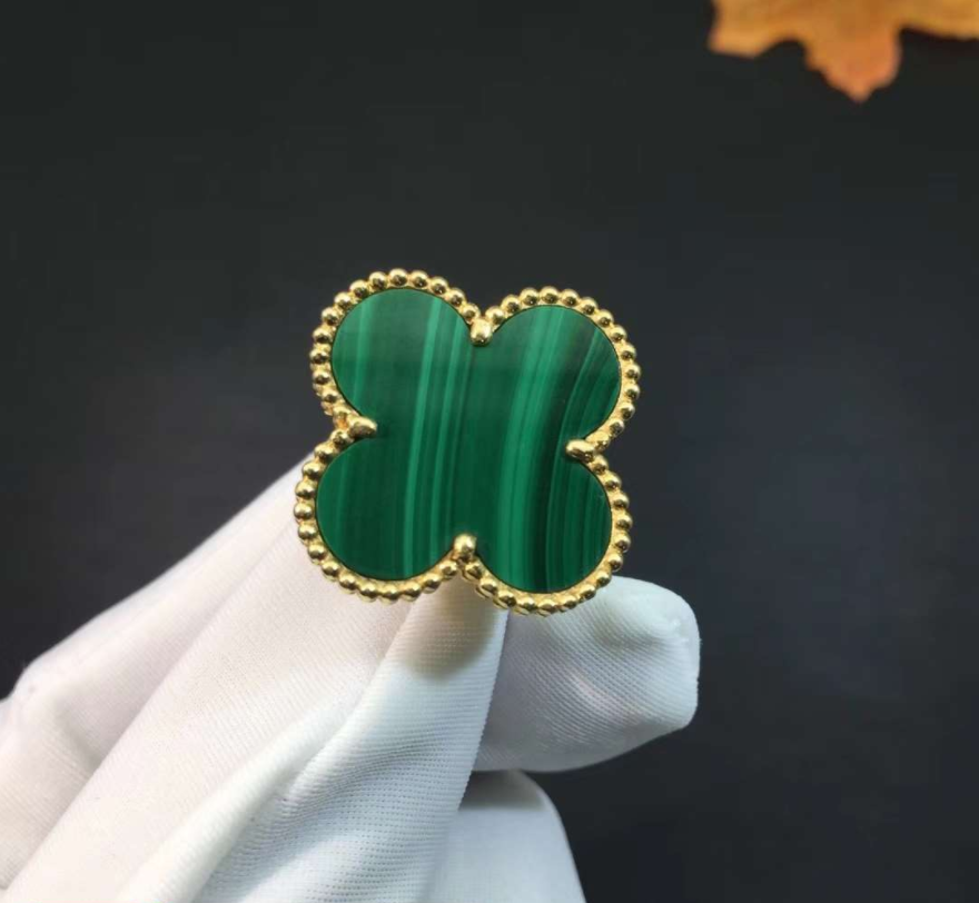 Van Cleef Arpels 18k Yellow Gold Malachite Magic Alhambra Ring