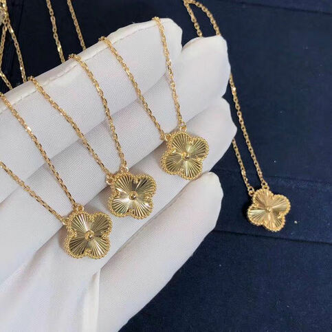 Van Cleef Arpels 18k Yellow Gold Vintage Alhambra Pendant