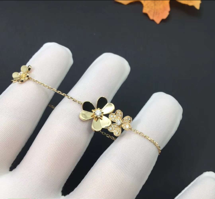 Van Cleef Arpels Frivole Bracelet 5 Flowers 18k Yellow Gold Diamond