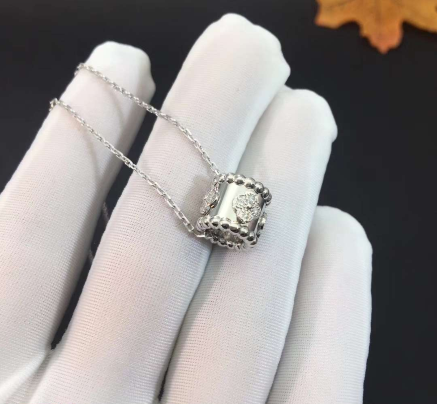 Van Cleef Arpels Perlee Clovers Pendant 18k White Gold Diamonds