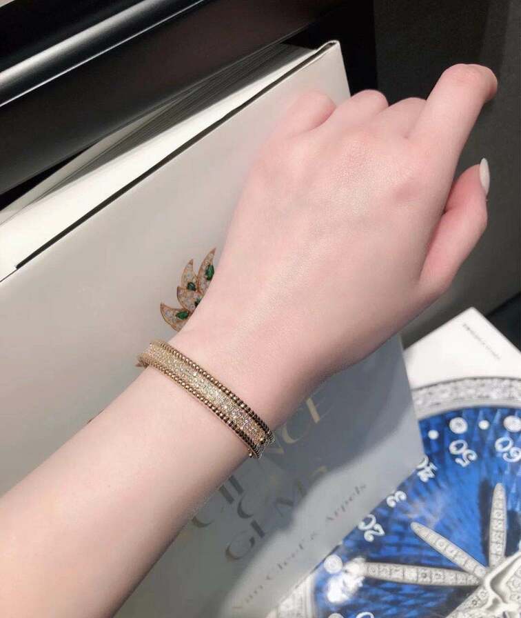 Van Cleef Arpels Perlee Diamonds Bracelet