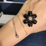 Van Cleef Arpels Rose De No L Clip Pendant 18k Yellow Gold Small Model