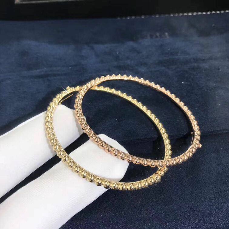 Vca Perlee Pearls Of 18k Yellow Gold Bracelet Medium Model