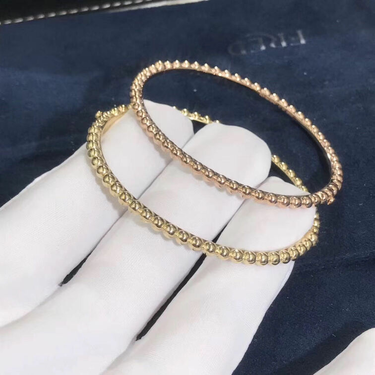 Vca Perlee Pearls Of 18k Yellow Gold Bracelet Medium Model