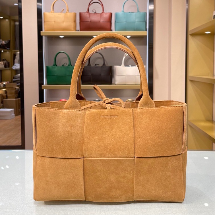 Bottega Arco Tote Brown 36 Ss2022