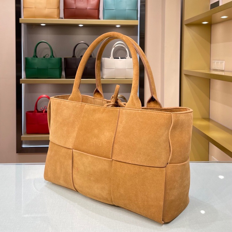 Bottega Arco Tote Brown 36 Ss2022