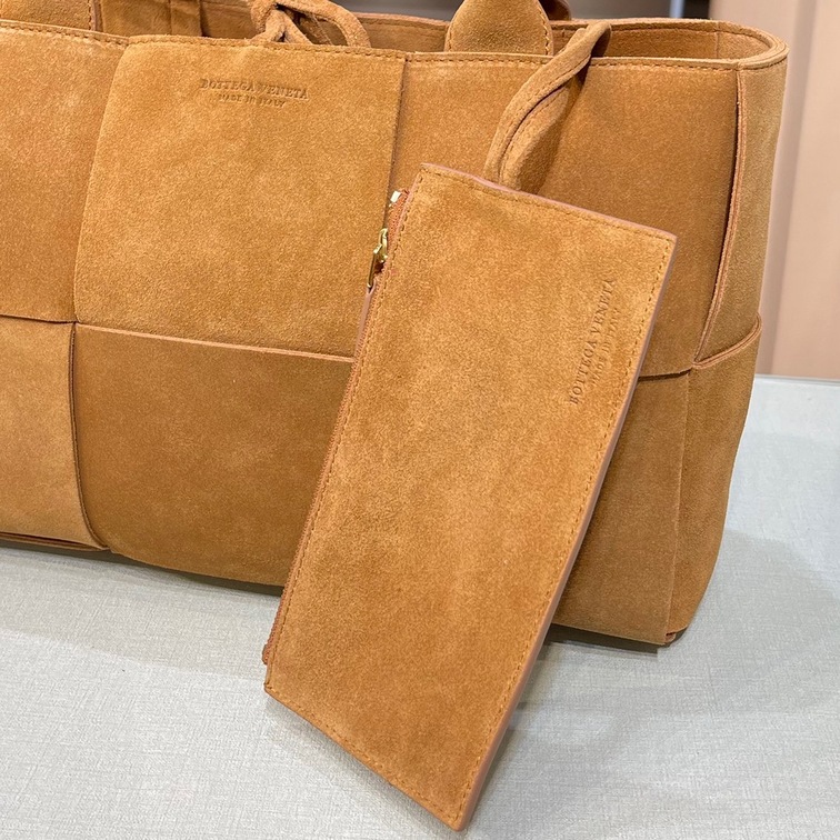 Bottega Arco Tote Brown 36 Ss2022