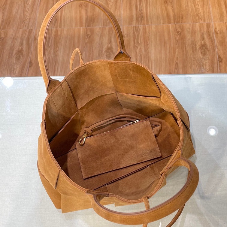 Bottega Arco Tote Brown 36 Ss2022
