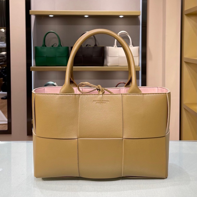 Bottega Arco Tote Brown Pink 36 Ss2022
