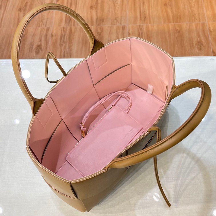 Bottega Arco Tote Brown Pink 36 Ss2022