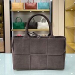 Bottega Arco Tote Dark Chocolate 36 Ss2022