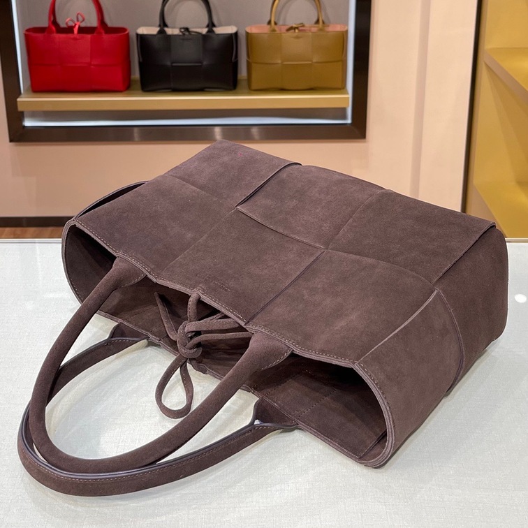 Bottega Arco Tote Dark Chocolate 36 Ss2022