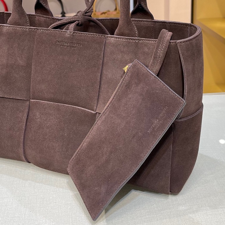 Bottega Arco Tote Dark Chocolate 36 Ss2022