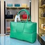 Bottega Arco Tote Green 36 Ss2022