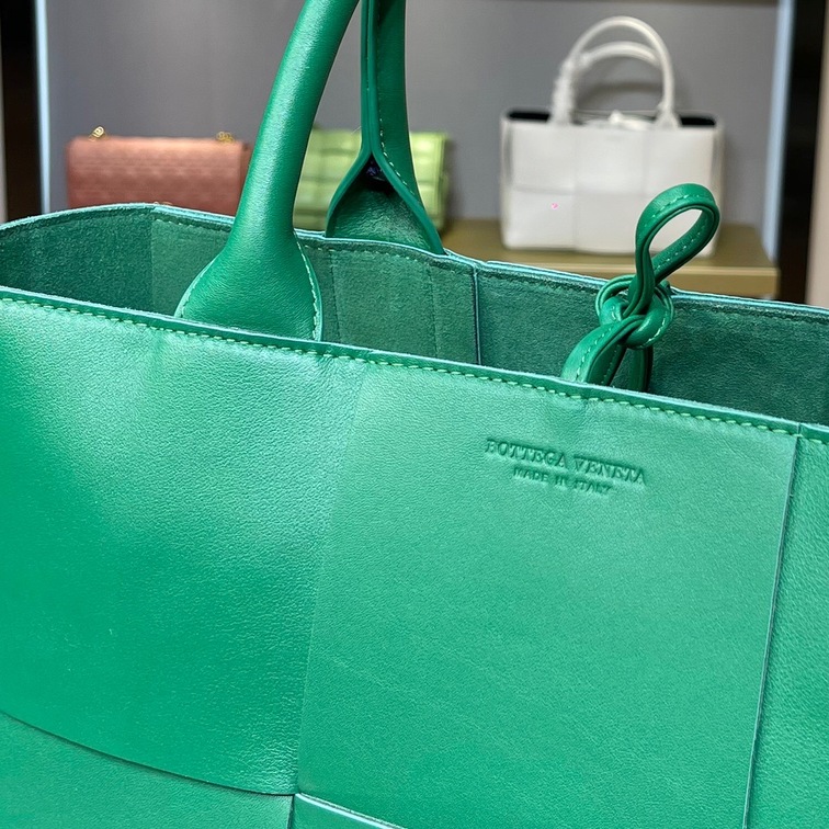 Bottega Arco Tote Green 36 Ss2022