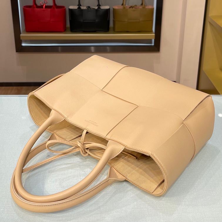 Bottega Arco Tote Lightly Yellow 36 Ss2022