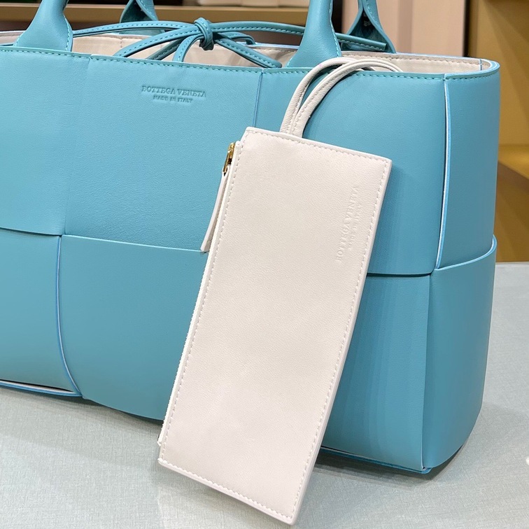 Bottega Arco Tote Mint 36 Ss2022