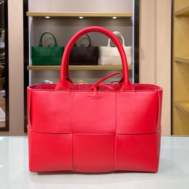 Bottega Arco Tote Red 36 Ss2022