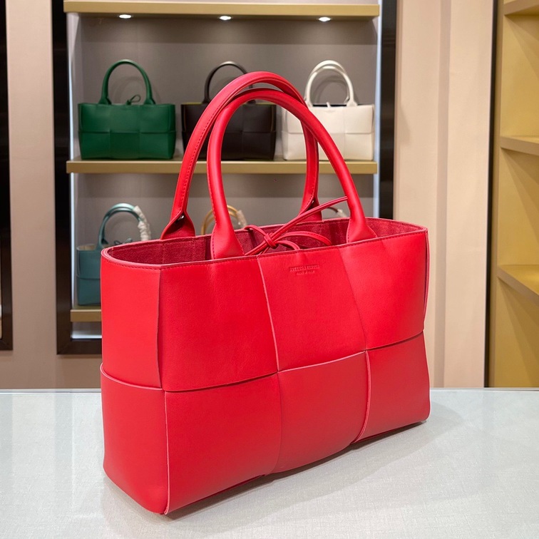 Bottega Arco Tote Red 36 Ss2022