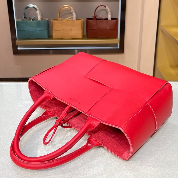 Bottega Arco Tote Red 36 Ss2022
