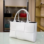 Bottega Arco Tote White 36 Ss2022