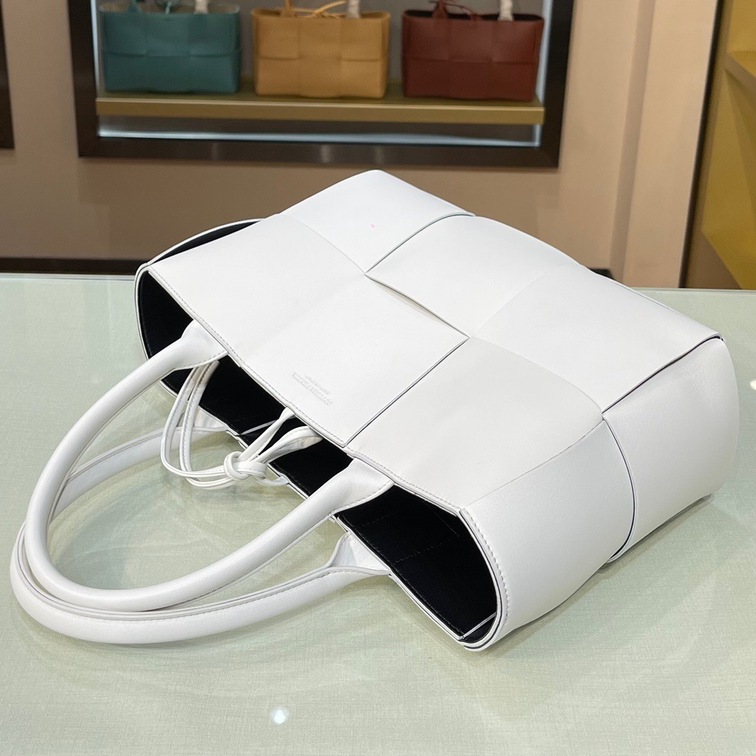 Bottega Arco Tote White 36 Ss2022