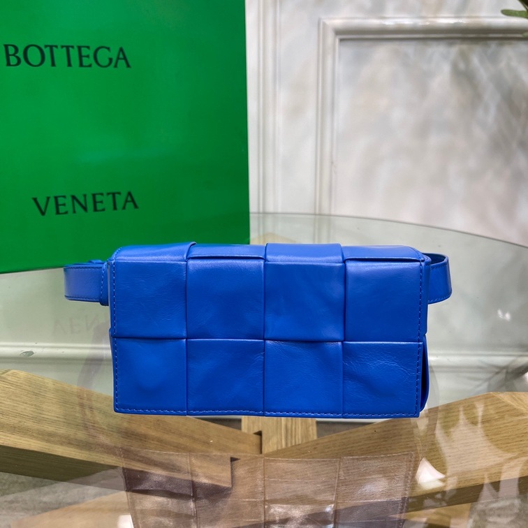 Bottega Belt Cassette Bag Blue 175 Ss2022