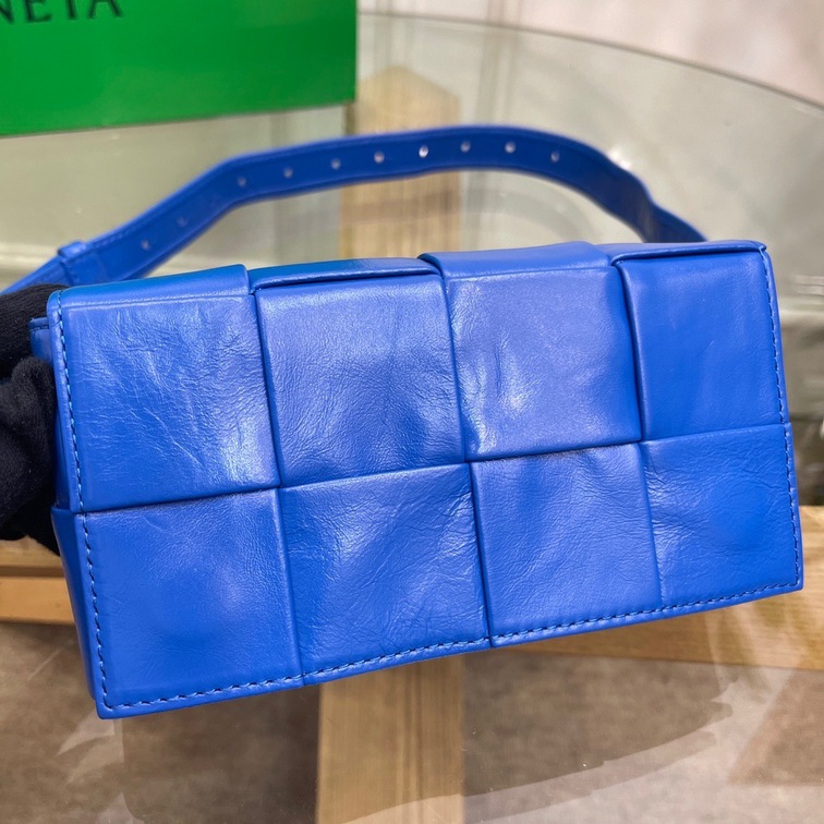 Bottega Belt Cassette Bag Blue 175 Ss2022