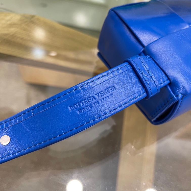Bottega Belt Cassette Bag Blue 175 Ss2022