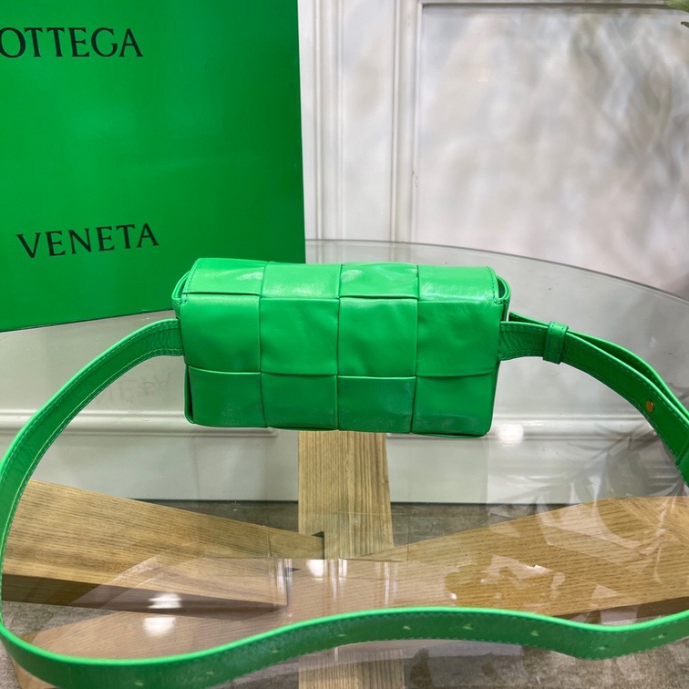 Bottega Belt Cassette Bag Green 175 Ss2022