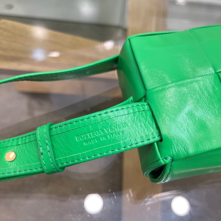 Bottega Belt Cassette Bag Green 175 Ss2022