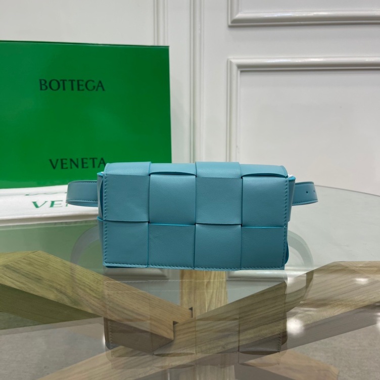 Bottega Belt Cassette Bag Mint 175 Ss2022
