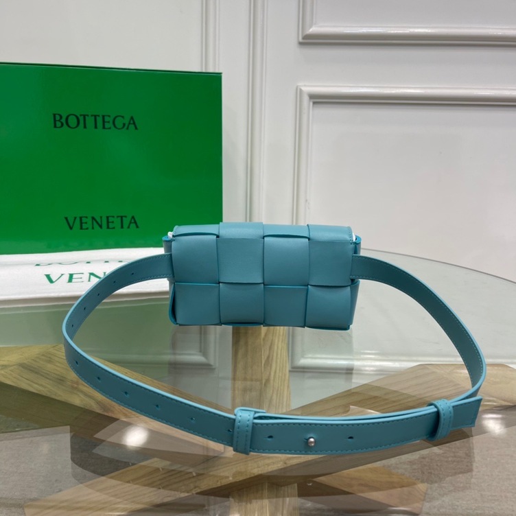 Bottega Belt Cassette Bag Mint 175 Ss2022