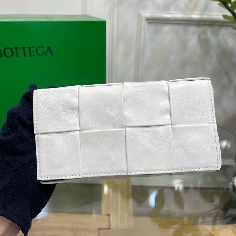 Bottega Belt Cassette Bag White 175 Ss2022