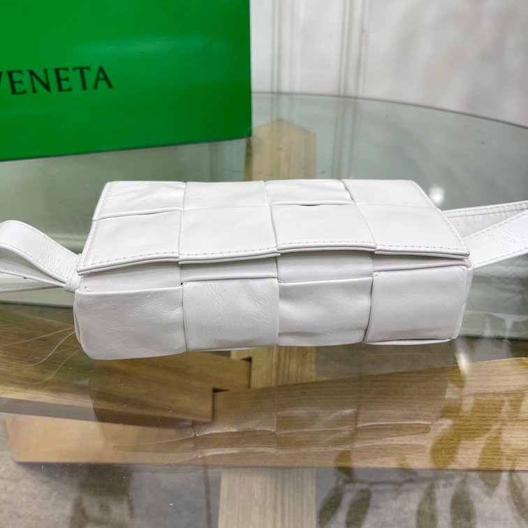 Bottega Belt Cassette Bag White 175 Ss2022
