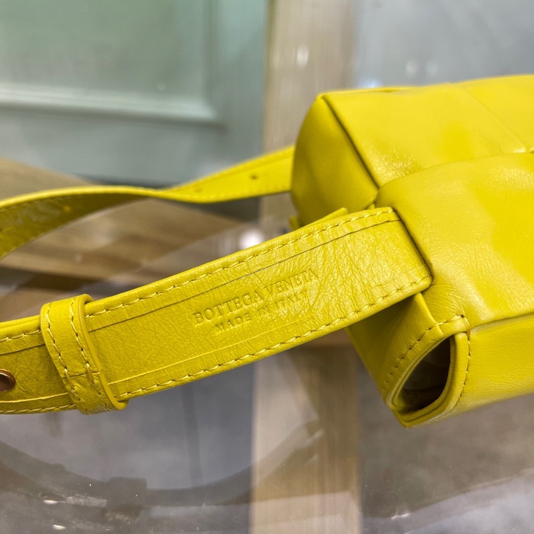 Bottega Belt Cassette Bag Yellow 175 Ss2022
