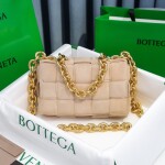 Bottega Cassette Beige 26 Ss2022
