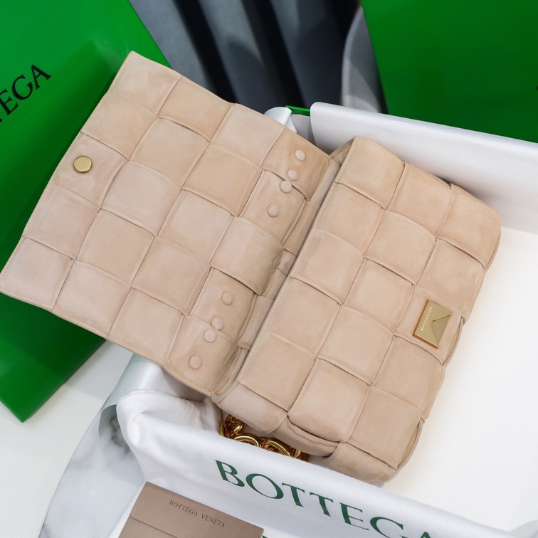 Bottega Cassette Beige 26 Ss2022