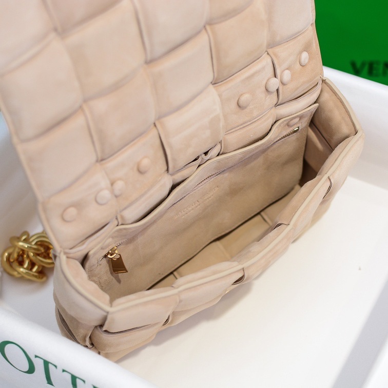 Bottega Cassette Beige 26 Ss2022