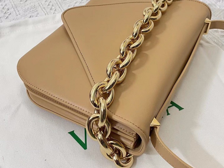 Bottega Moint It Bag Beige 27 Ss2022