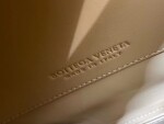 Bottega Moint It Bag Beige 27 Ss2022