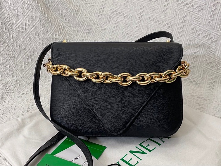 Bottega Moint It Bag Black 27 Ss2022