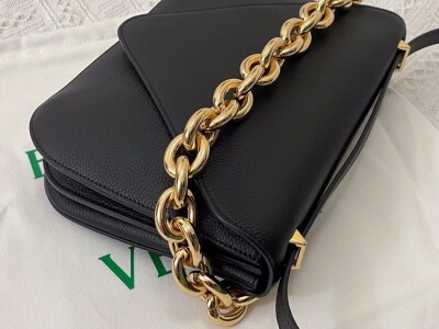 Bottega Moint It Bag Black 27 Ss2022