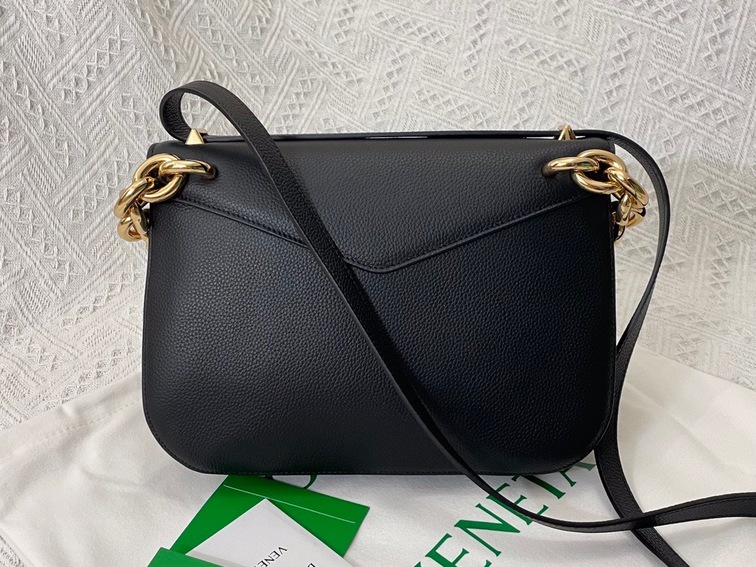 Bottega Moint It Bag Black 27 Ss2022
