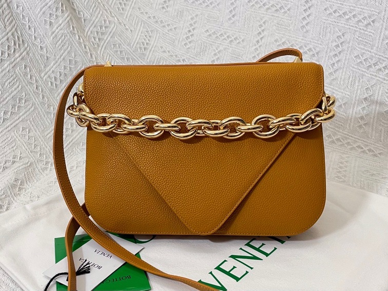Bottega Moint It Bag Browm 27 Ss2022