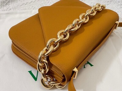 Bottega Moint It Bag Browm 27 Ss2022